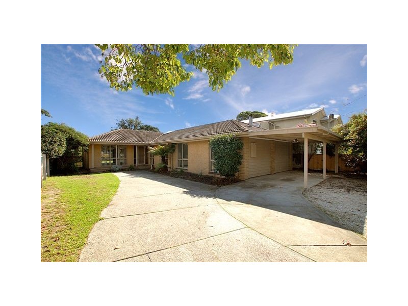 40 Rosslyn Avenue, Seaford VIC 3198