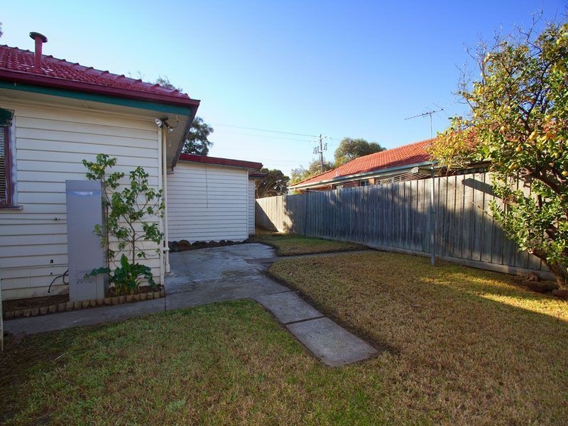 30 Donald Grove, Chelsea VIC 3196