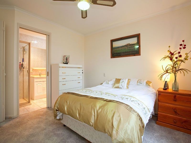 4 Solway Close, Patterson Lakes VIC 3197