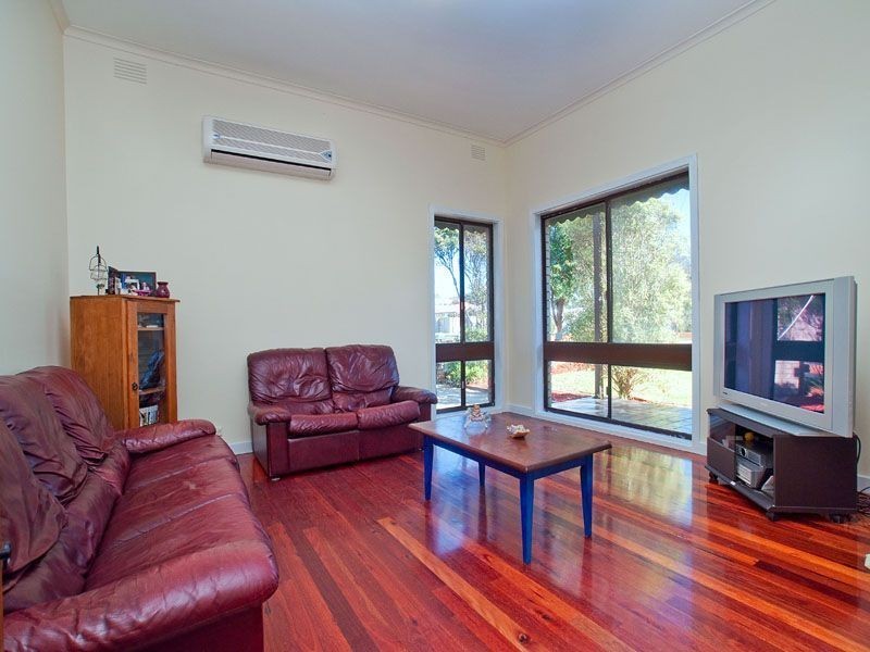 14 Lochiel Avenue, Edithvale VIC 3196