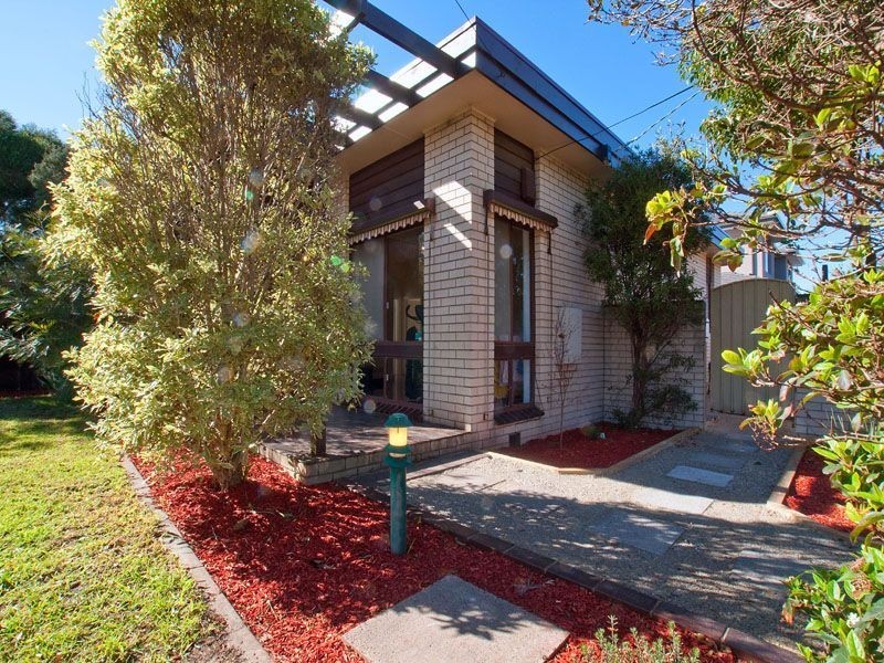 14 Lochiel Avenue, Edithvale VIC 3196