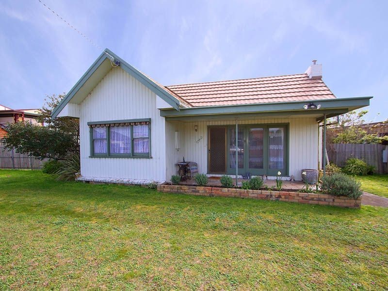 1 Embankment Grove, Chelsea VIC 3196