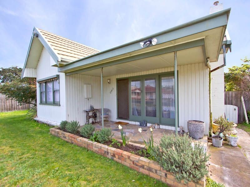 1 Embankment Grove, Chelsea VIC 3196