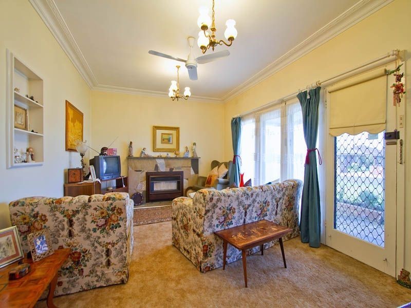 1 Embankment Grove, Chelsea VIC 3196