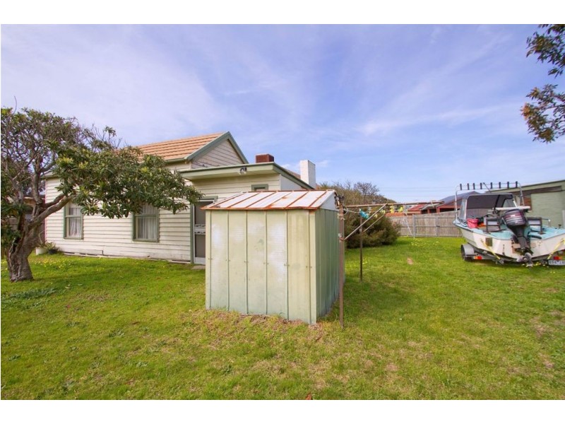 1 Embankment Grove, Chelsea VIC 3196