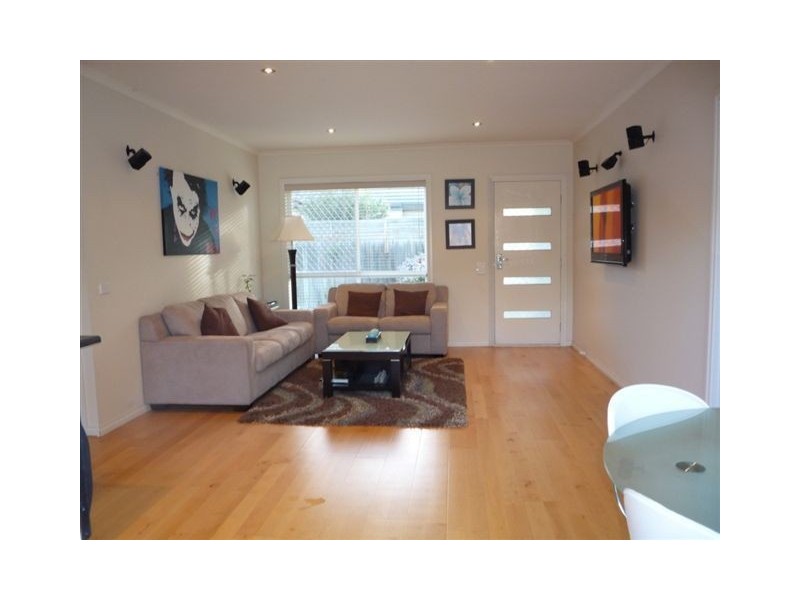 2/37 Royal Road, Bonbeach VIC 3196