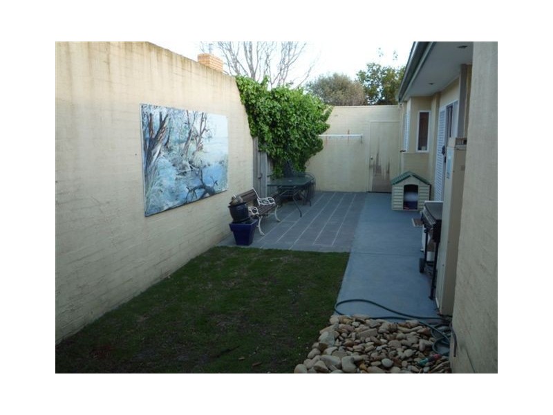 2/37 Royal Road, Bonbeach VIC 3196