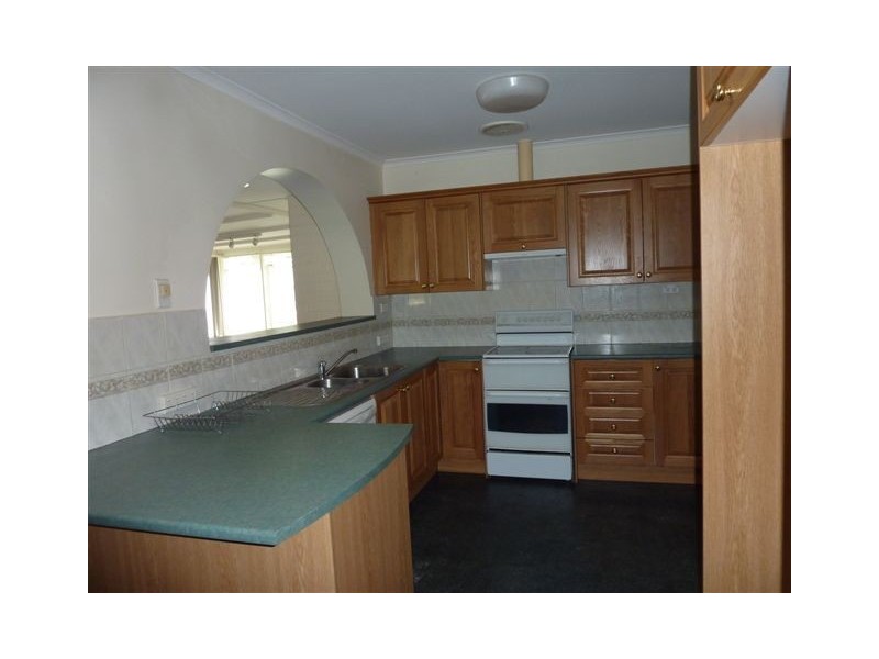 8 Anton Court, Chelsea Heights VIC 3196