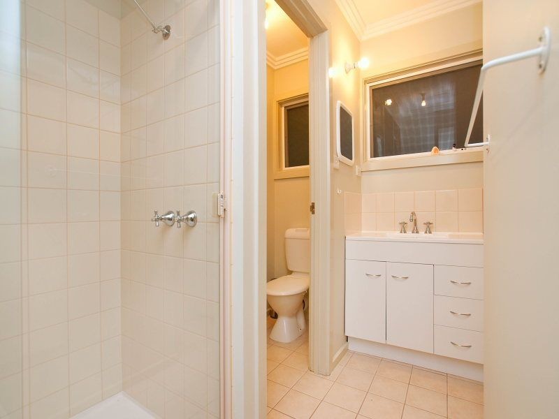 2/2 Melaleuca Drive, Carrum VIC 3197