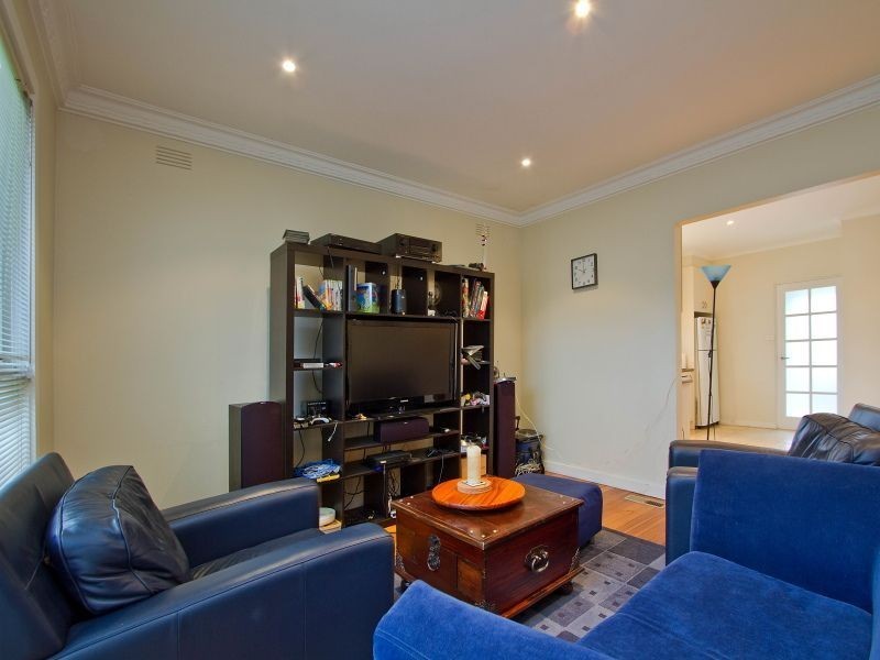 2 Cross Road, Chelsea VIC 3196