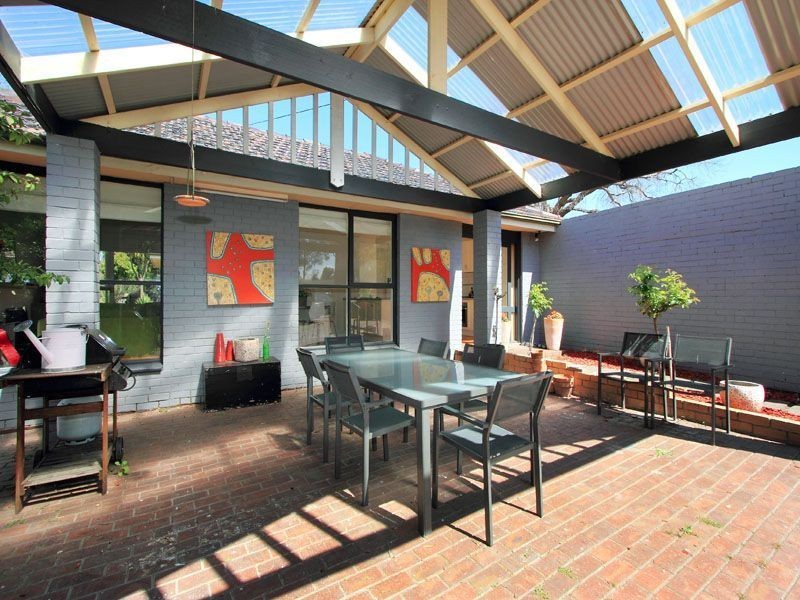 2 Moonda Grove, Cheltenham VIC 3192