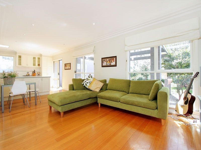 2 Moonda Grove, Cheltenham VIC 3192