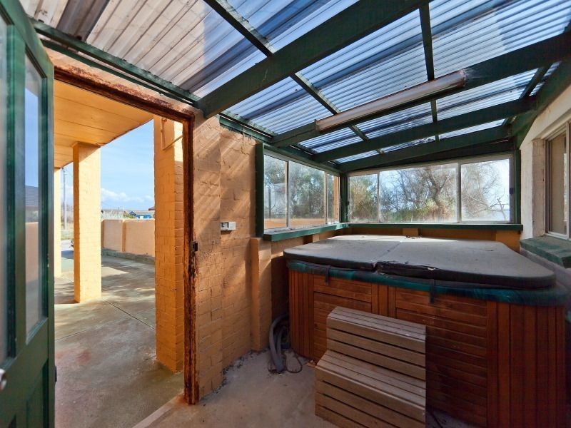 2/15 Harding Avenue, Bonbeach VIC 3196