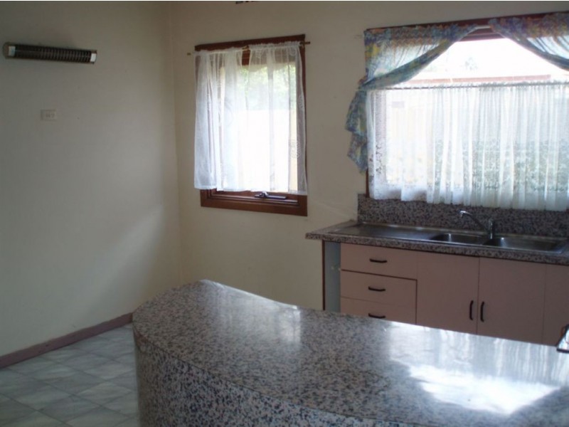 18 Robinsons Road, Seaford VIC 3198