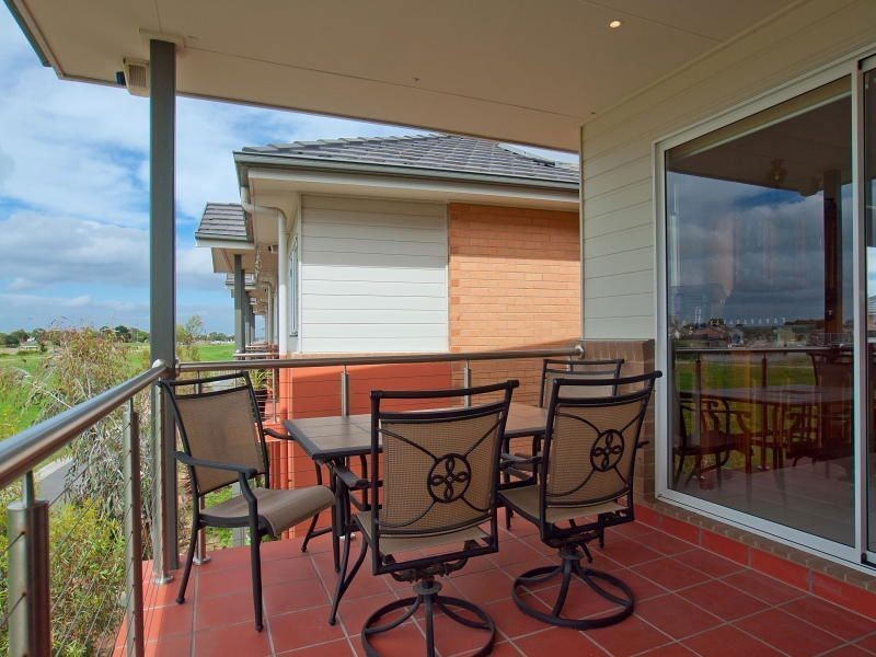 11 Dunk Crescent, Bonbeach VIC 3196
