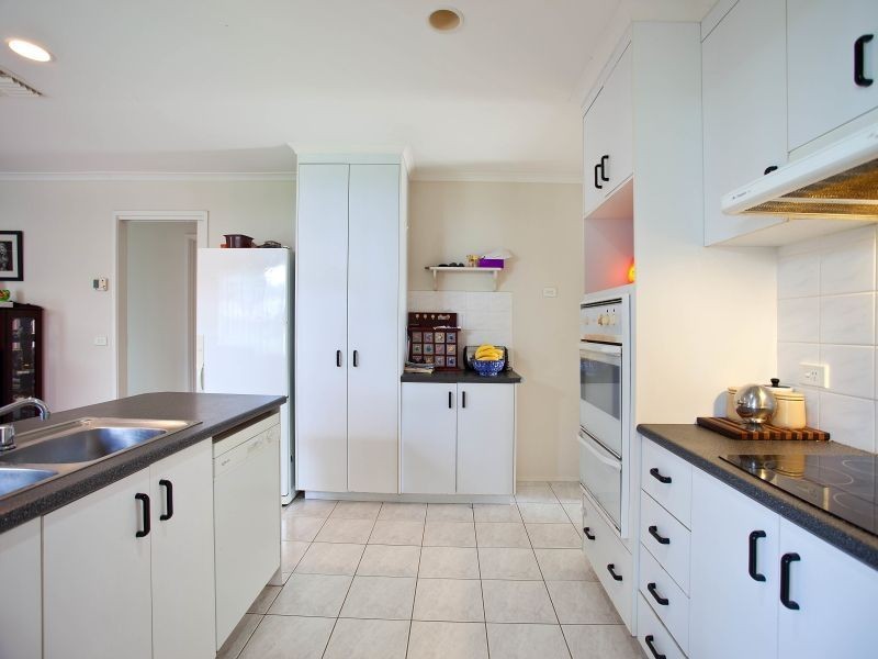 12 Immerset Drive, Chelsea Heights VIC 3196