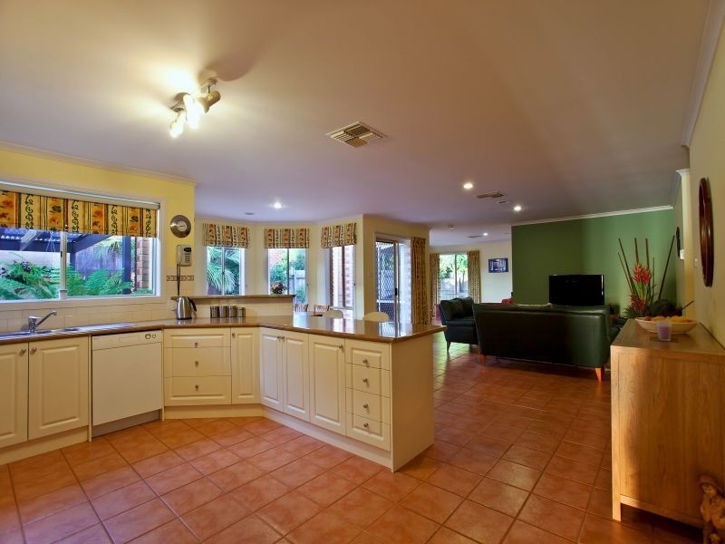 7 Hatteras Court, Patterson Lakes VIC 3197