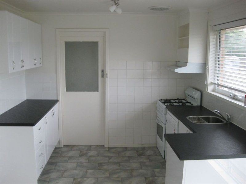 8 Selsey Street, Seaford VIC 3198