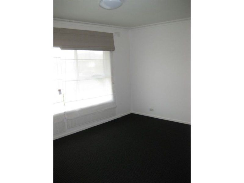 8 Selsey Street, Seaford VIC 3198