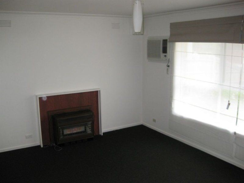 8 Selsey Street, Seaford VIC 3198