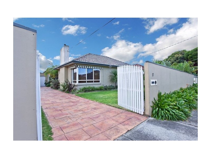 17 Mascot Avenue, Bonbeach VIC 3196