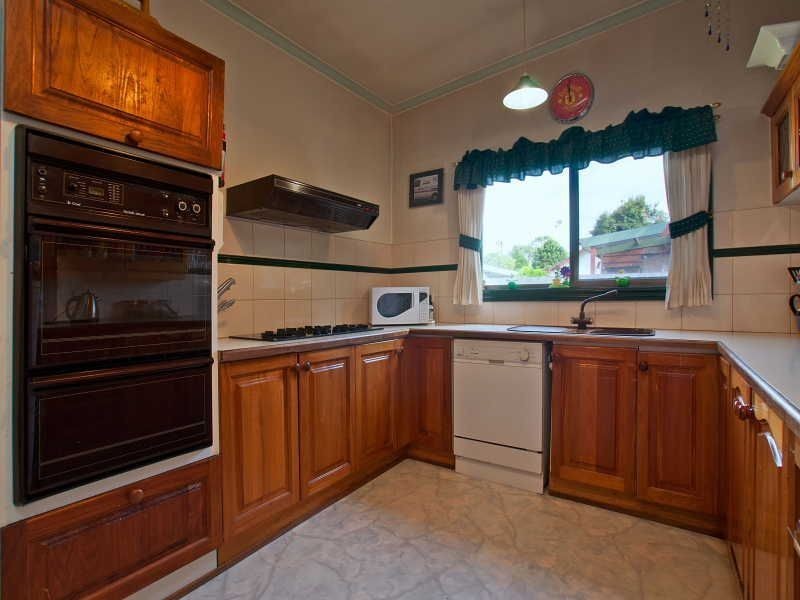 16 Fourth Avenue, Chelsea Heights VIC 3196