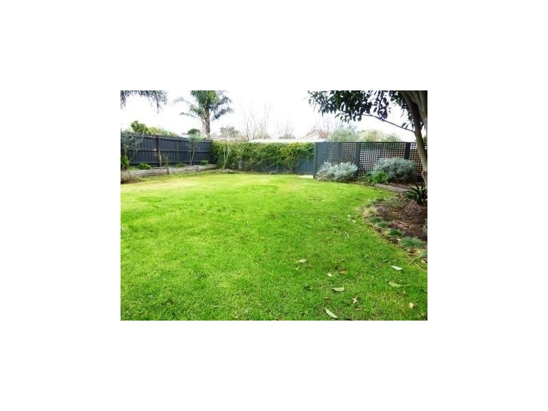 13 Charles Street, Seaford VIC 3198