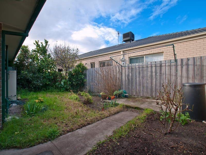 2/58 Embankment Grove, Chelsea VIC 3196