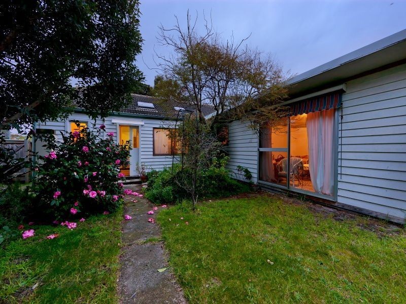 13 Mernda Avenue, Bonbeach VIC 3196
