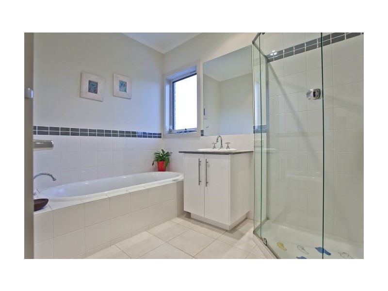 9 Ferrier Grove, Bonbeach VIC 3196