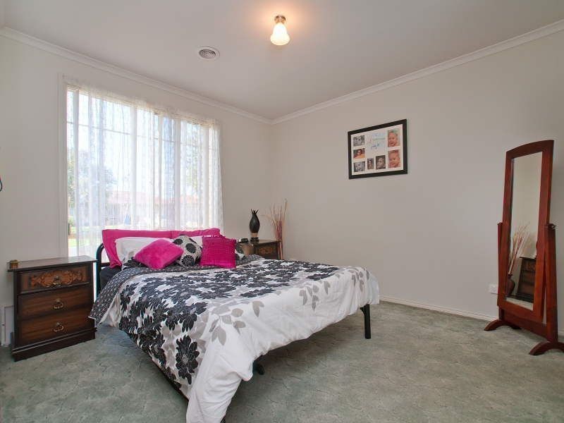 83 Scotsdale Drive, Cranbourne East VIC 3977