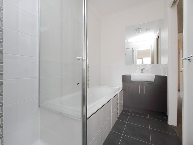 2/69 Kirkwood Avenue, Seaford VIC 3198