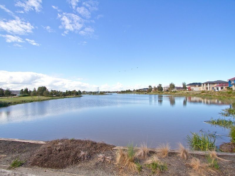 7 Moonrise Close, Waterways VIC 3195