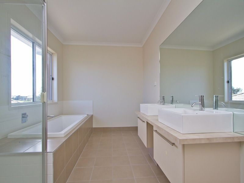 7 Moonrise Close, Waterways VIC 3195