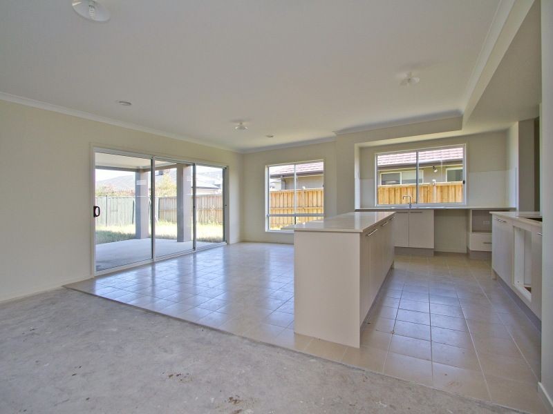 7 Moonrise Close, Waterways VIC 3195