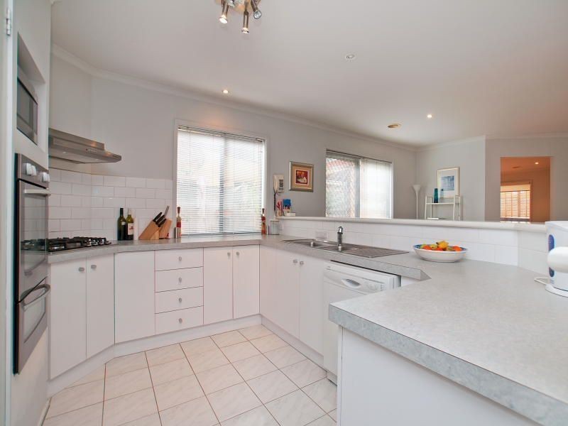 1 Solway Close, Patterson Lakes VIC 3197