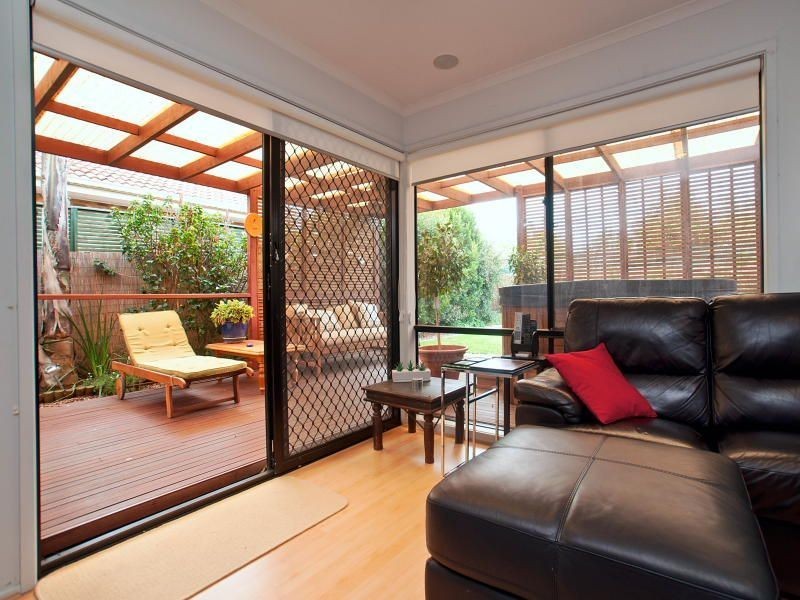 1 Solway Close, Patterson Lakes VIC 3197