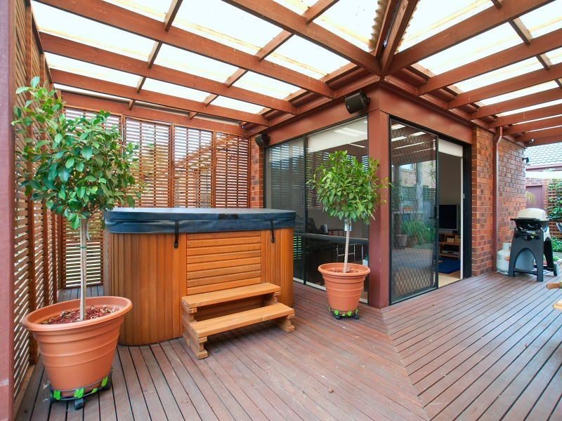 1 Solway Close, Patterson Lakes VIC 3197