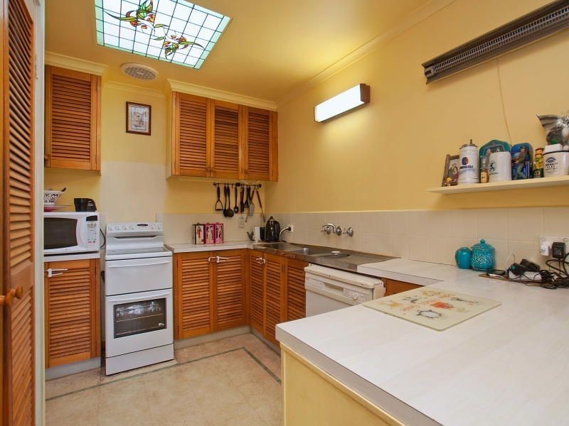 2/10 Golden Avenue, Bonbeach VIC 3196