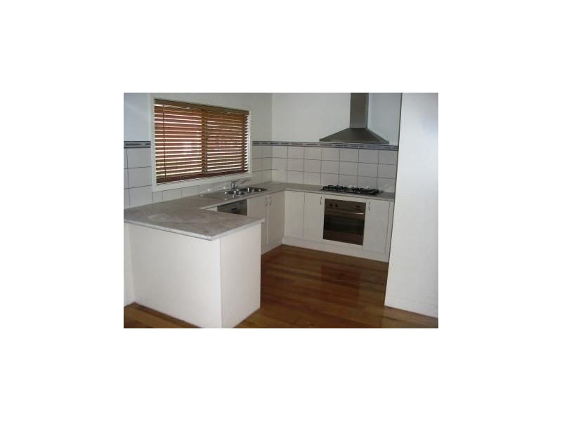 1/2 Robinsons Road, Seaford VIC 3198