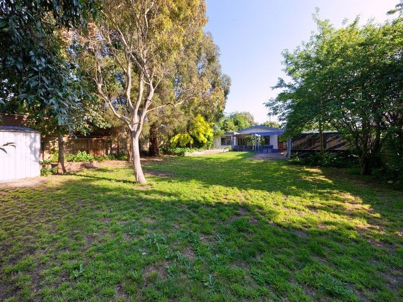 16 Eramosa Road West, Somerville VIC 3912