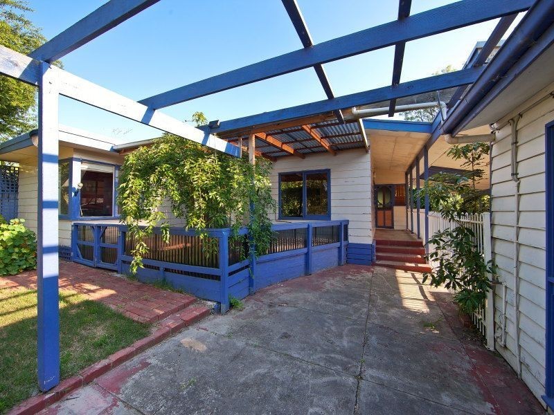 16 Eramosa Road West, Somerville VIC 3912