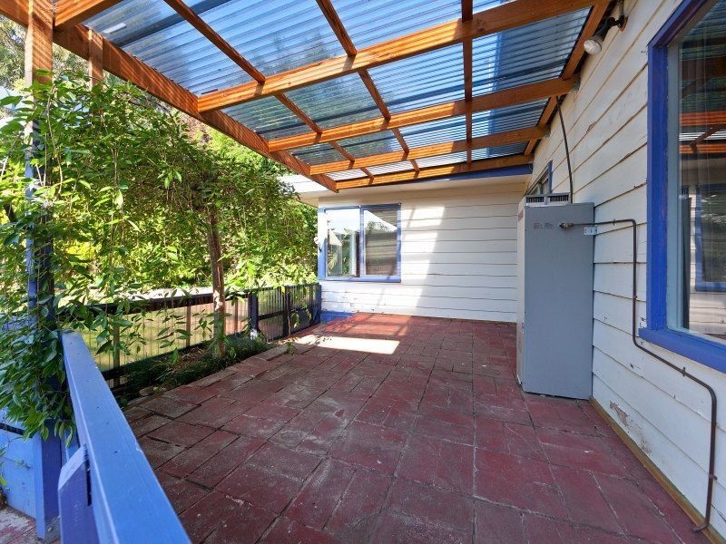 16 Eramosa Road West, Somerville VIC 3912