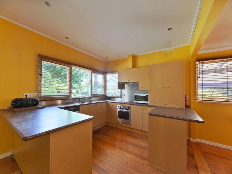 16 Eramosa Road West, Somerville VIC 3912