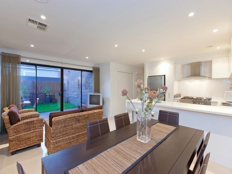 1/4 Lochiel Ave, Edithvale VIC 3196