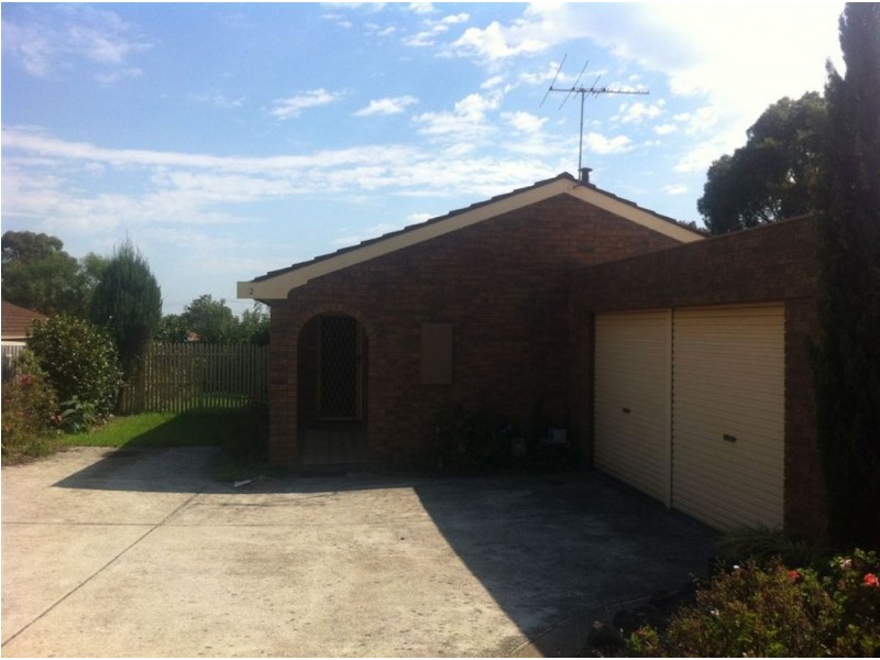 2/11 Hillcrest Road, Frankston VIC 3199