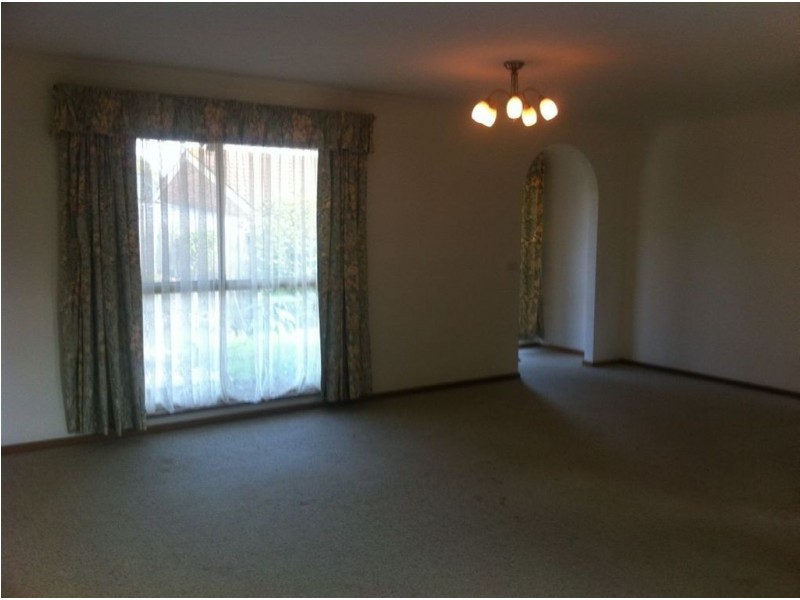 2/11 Hillcrest Road, Frankston VIC 3199