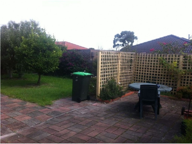 2/11 Hillcrest Road, Frankston VIC 3199