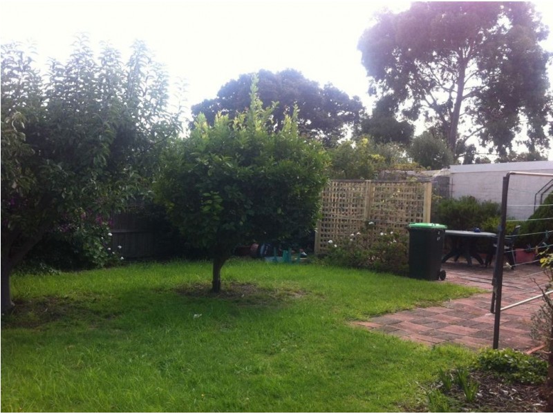 2/11 Hillcrest Road, Frankston VIC 3199