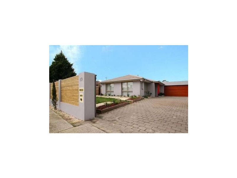 19 Kurrawa Crescent, Patterson Lakes VIC 3197